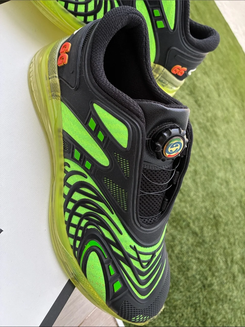 Gucci Ultrapace R Black Neon Green Glowing Dial RARE DISCONTINUED Mens Size 9 us